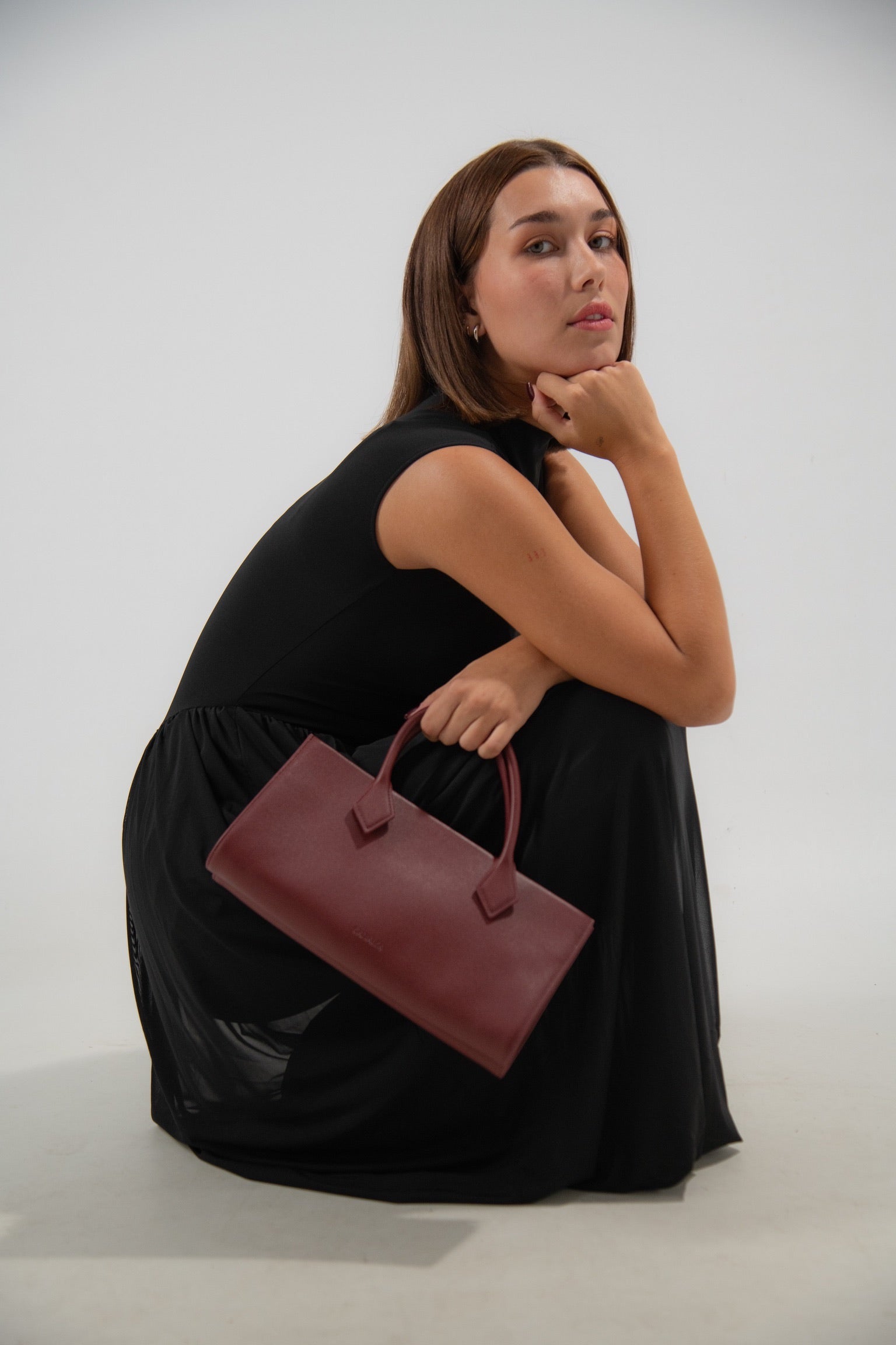 LA PRIMERA TENTACIÓN – GRANATE